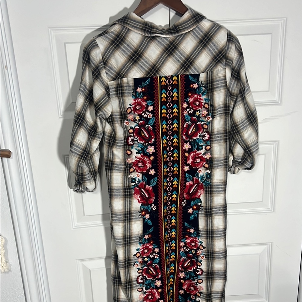 Savanna Jane Plaid Long Sleeve Maxi Dress - Picture 3 of 4